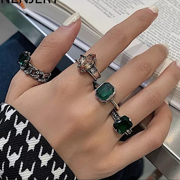 STERLING SILVER EMERALD GREEN ZIRCON RING - Picture 5 of 5